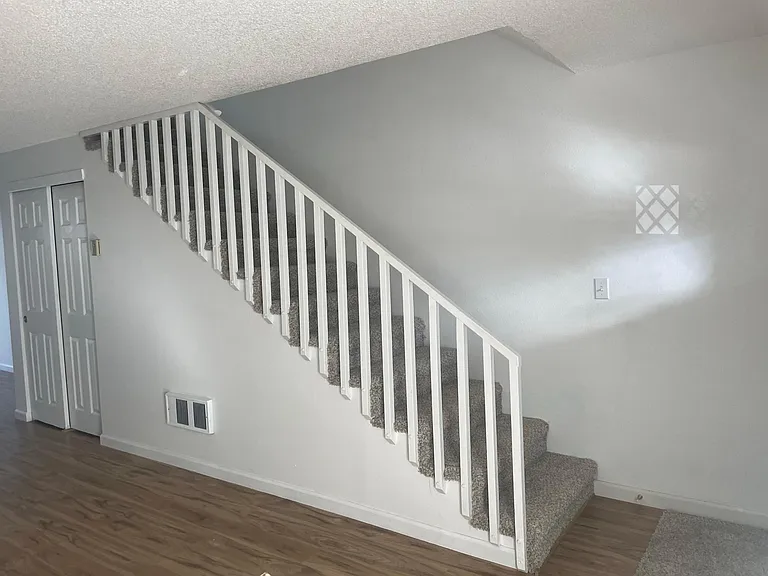 2075 NE Holliday Ave — Photo 18