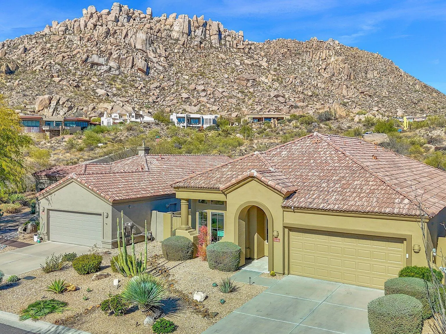 3 bed, 2.5 bath, 2145 sqft, $7,500 — Photo 2