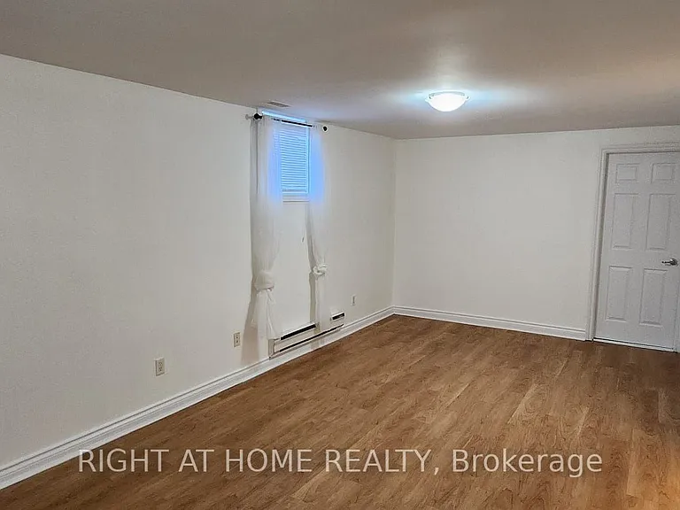 990 Midland Ave #1 — Photo 2