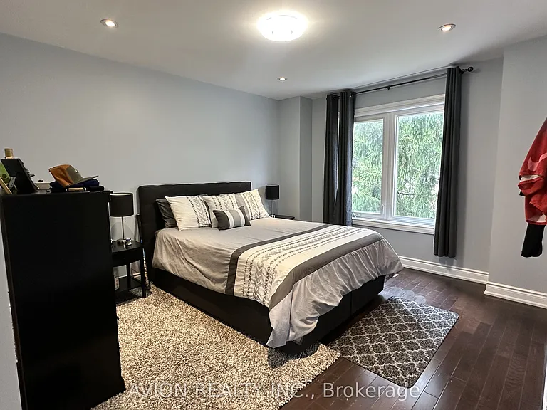 294 Warden Ave — Photo 17