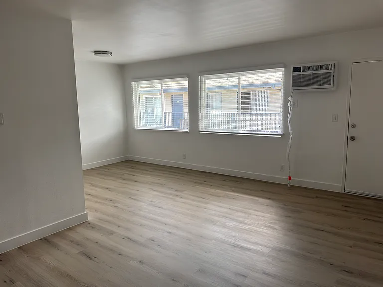 18337 Kittridge St #2 — Photo 1