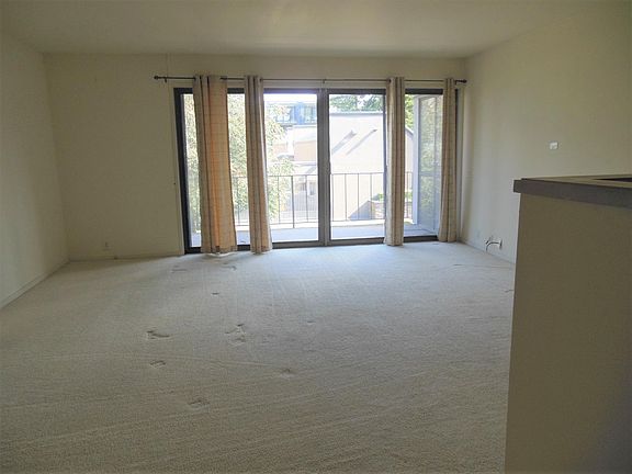 2nd image of 6333 Lake Washington Blvd NE APT 205