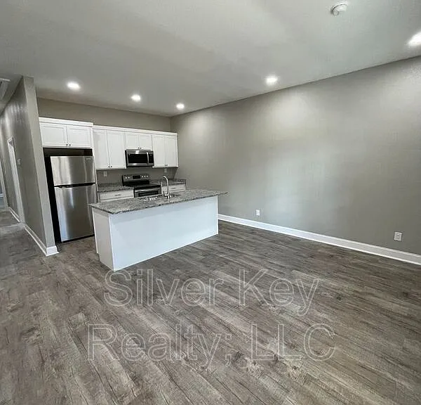 402 Ingleside Ave — Photo 7