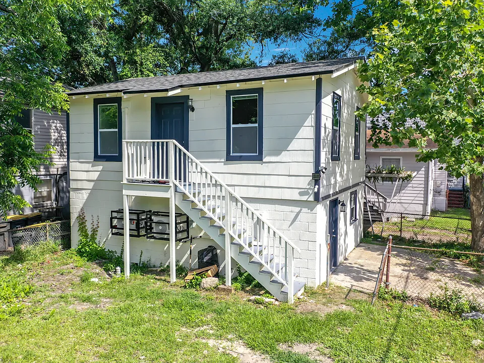 844 Tyler St #1