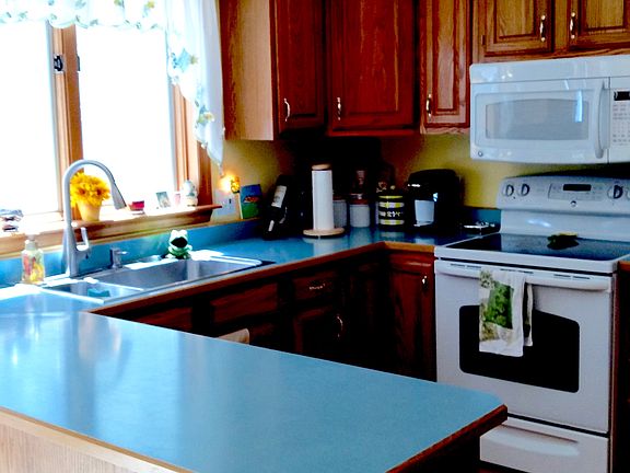 2nd image of 7 Brookside Dr