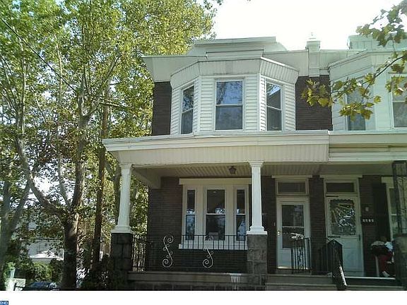 3rd image of 4617 Devereaux St