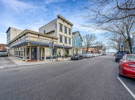 136 Main St, Greenport, NY