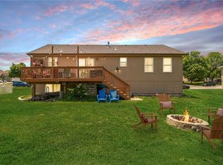 1903 NW Rosewood Dr, Grain Valley, MO 64029