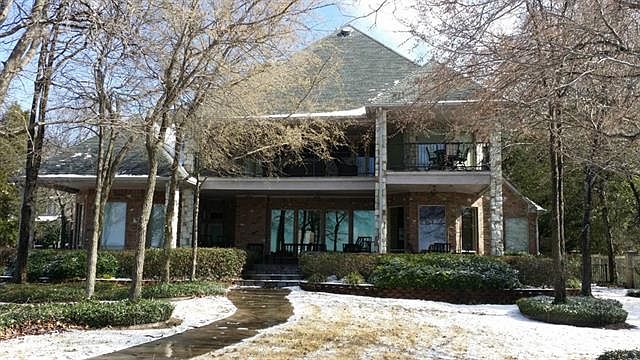1st image of 28 Island Dr