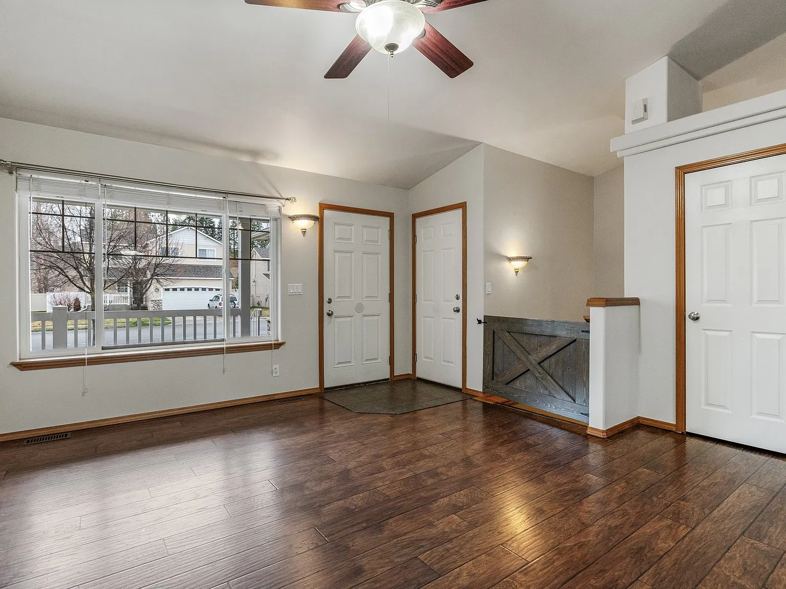 4 bed, 2480 sqft, $3,000 — Photo 2