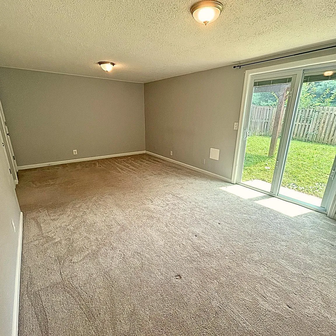 Studio, 1700 sqft, $1,000 — Photo 2
