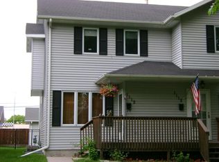 1112B S 12th St, Grand Forks, ND 58201