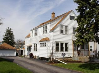 722 S 2nd Ave, West Bend, WI 53095