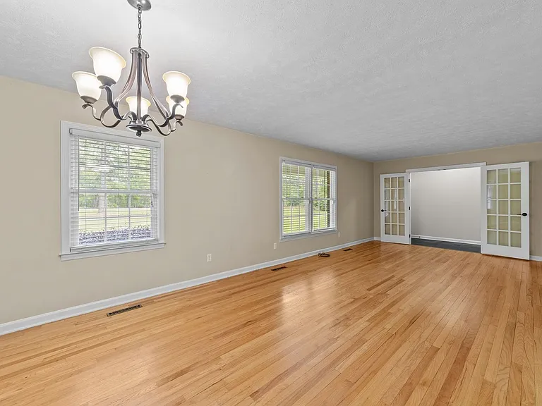 204 McNeill Rd — Photo 6