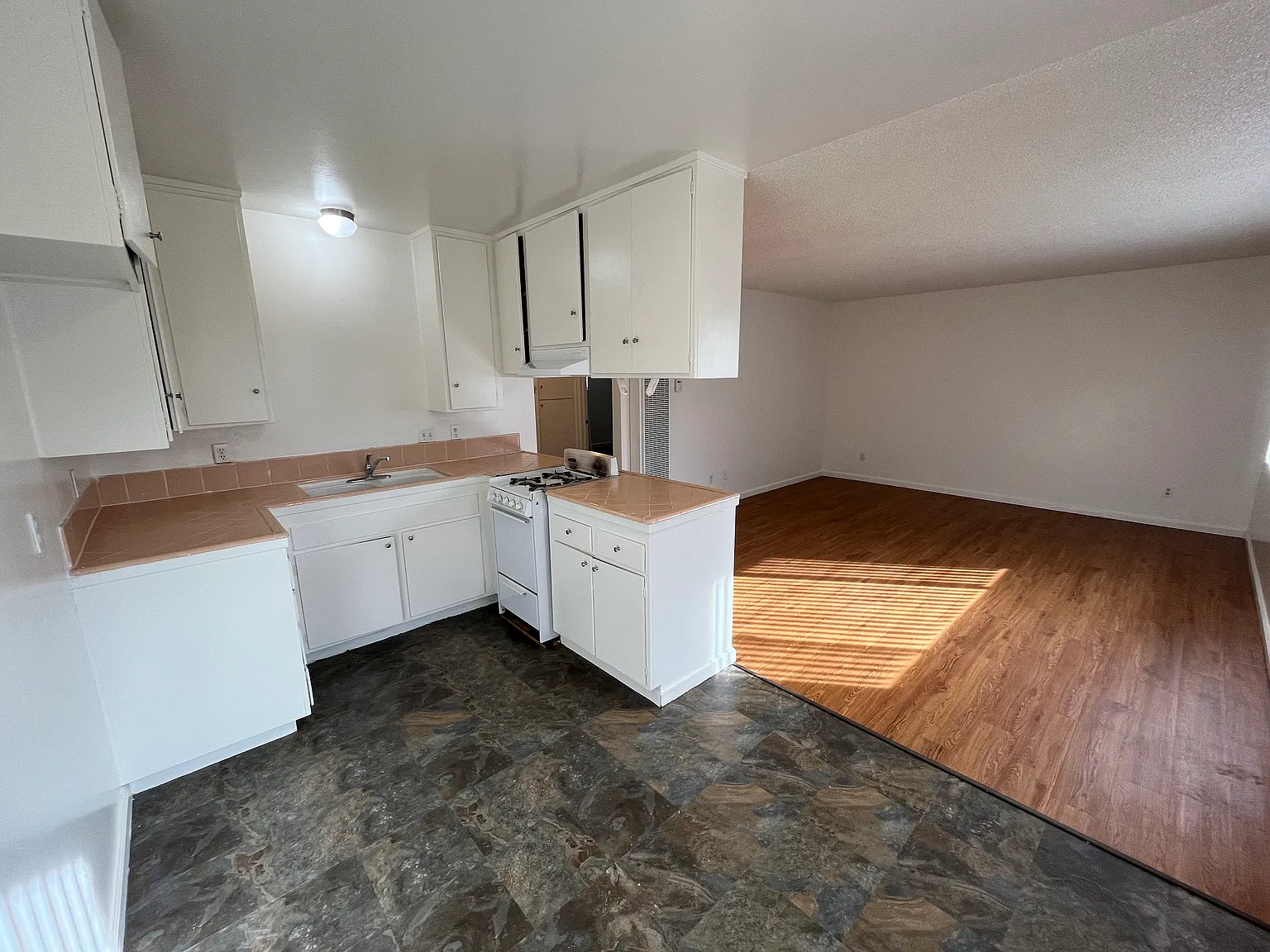 2 bed, $1,695 — Photo 3