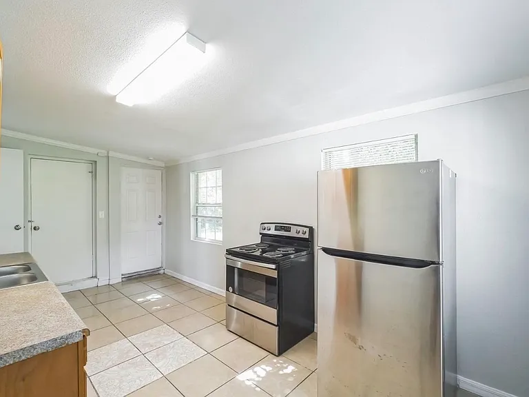 7617 Udine Ave — Photo 11