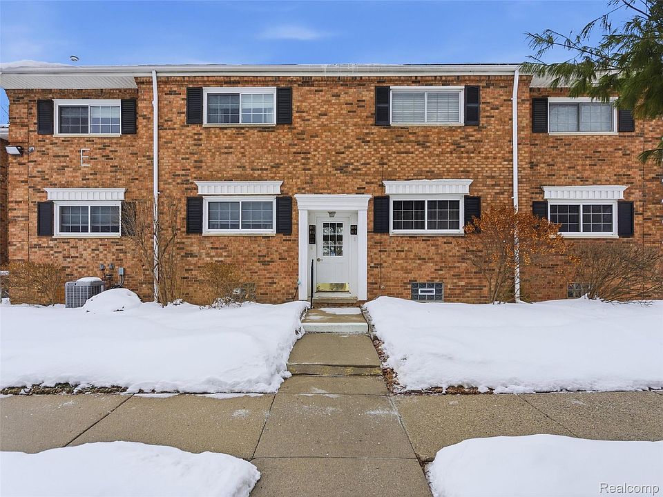 1st image of 607 E Fox Hills Dr