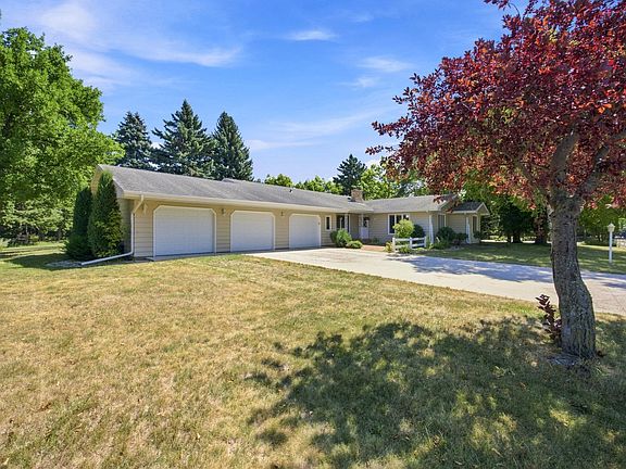 2nd image of 3206 Rivershore Dr S