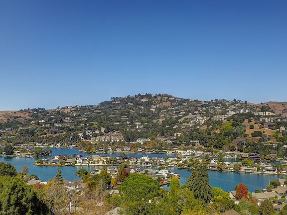 2nd image of 15 Oak Pl