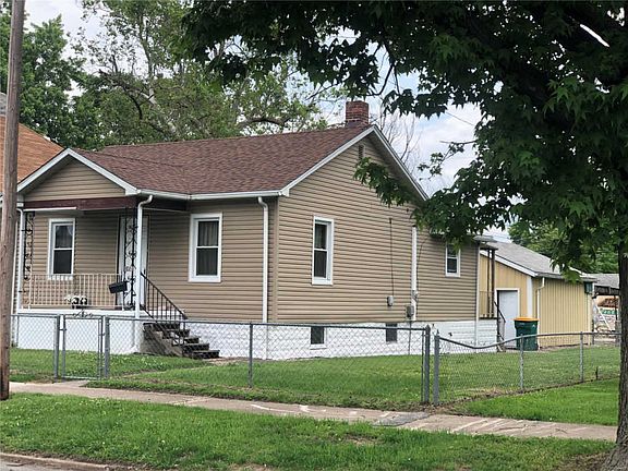 2nd image of 2450 Illinois Ave