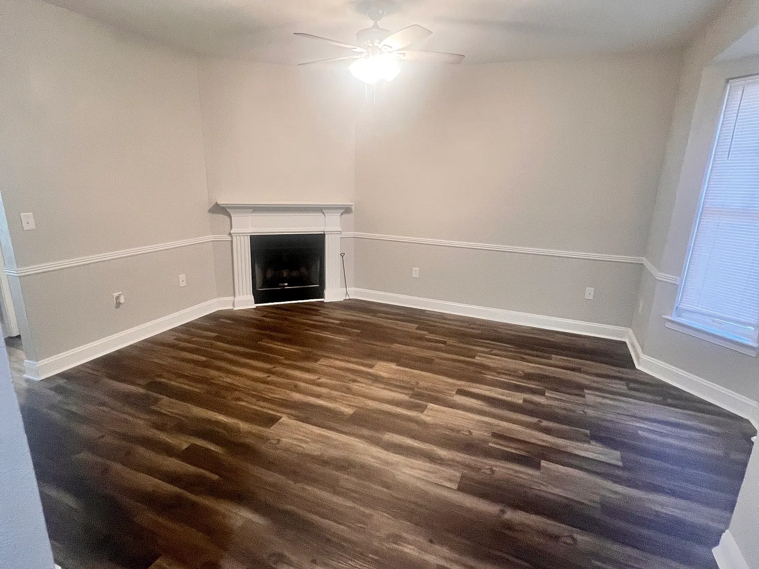 2 bed, 2.5 bath, 1286 sqft, $1,895 — Photo 2
