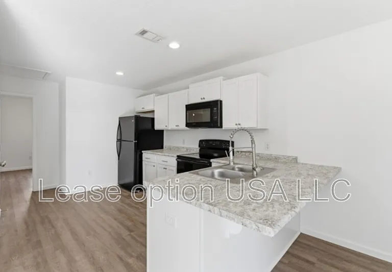 34 Pine St #C — Photo 9