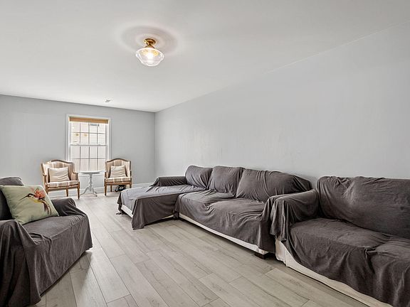 5th image of 9573 Luebcke Ln