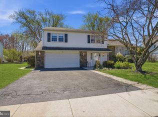 156 Rice Dr, Morrisville, PA