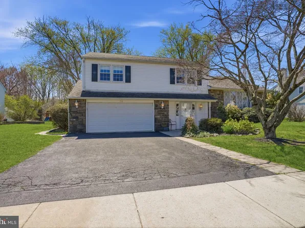 156 Rice Dr, Morrisville, PA 19067