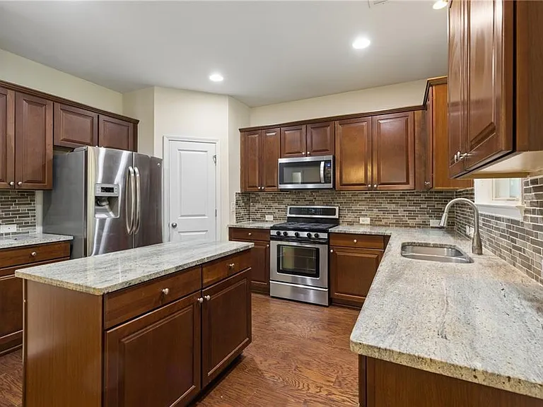 5011 Morriscastle Dr — Photo 10
