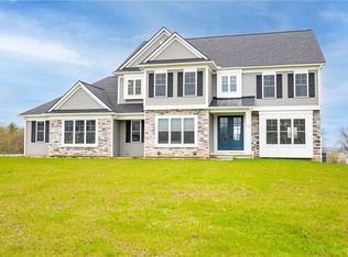 76 Coventry Rdg, Pittsford, NY 14534