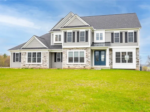 76 Coventry Rdg, Pittsford, NY 14534