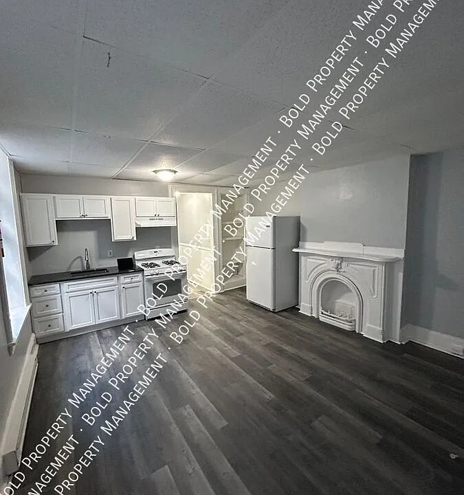 306 S 5th St #2R