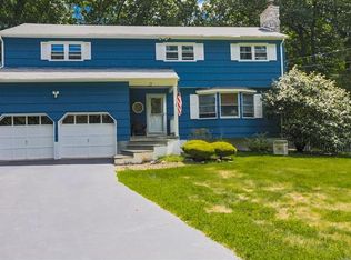 10 Halley Dr, Pomona, NY 10970