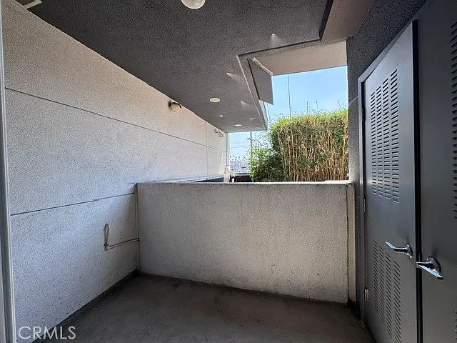 1025 S Berendo St #202 — Photo 8