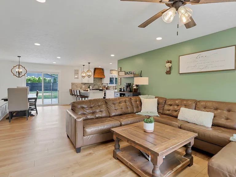 548 Theori Ave — Photo 8