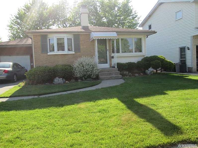 1st image of 32 Eileen Ct