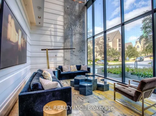 57 Saint Joseph St #1108, Toronto, ON M5S 0C5