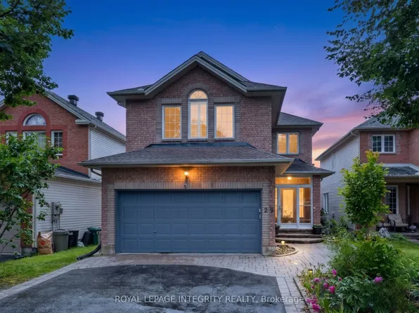 29 Nortoba Cres, Ottawa, ON K2T 1G9