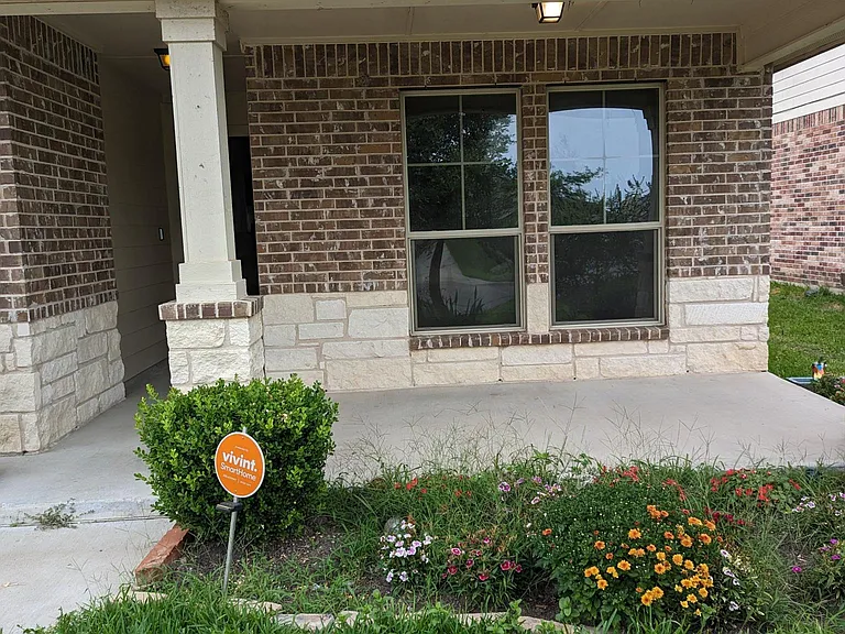 6627 Ambrose Cir — Photo 3