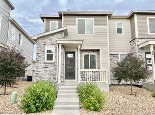 571 S Pitkin Ct, Aurora, CO 80017