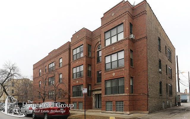 1st image of 3040 W Leland Ave #1