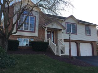 23 School Ln, Stevens, PA 17578