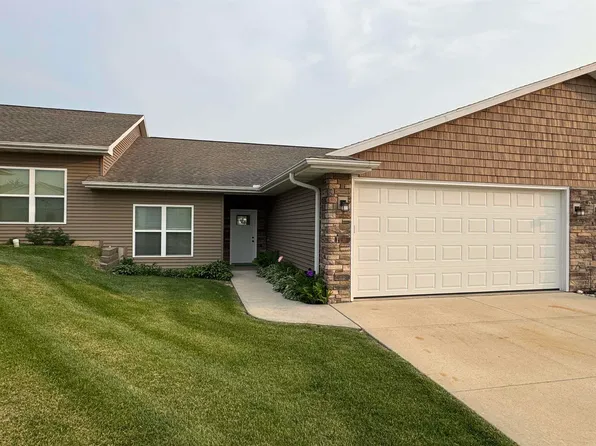 1611 Breca Ridge Dr Unit 2, Anamosa, IA 52205