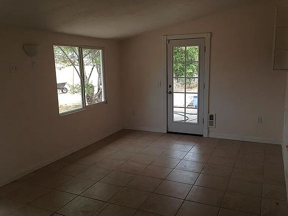 2nd image of 1205 E Edison St
