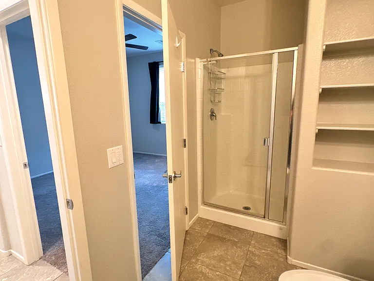 White Opal St — Photo 10