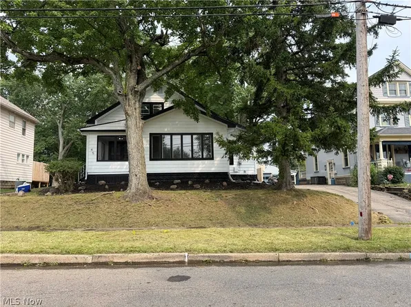 45 Summit Ave, Niles, OH 44446