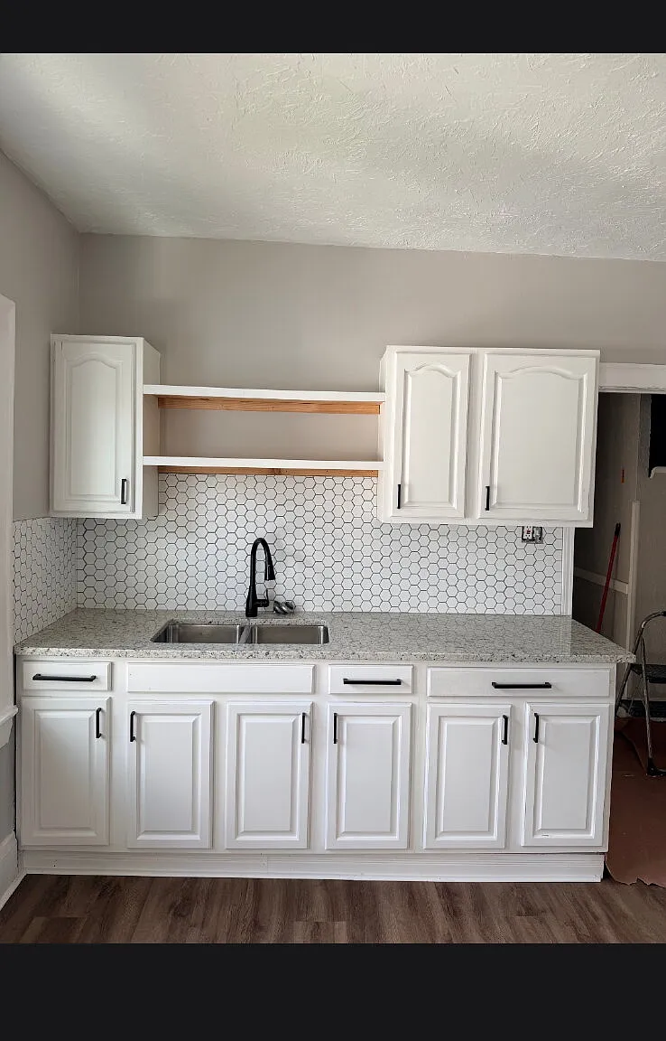 3 bed, 1.0 bath, 1070 sqft, $1,275 — Photo 1