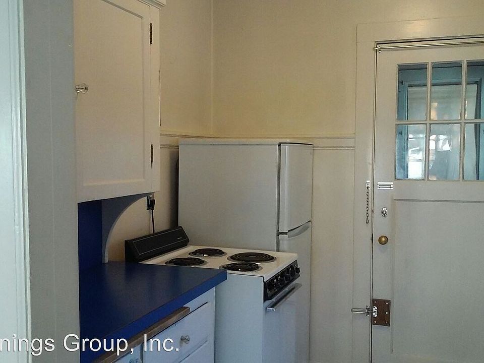 2nd image of 963 Ferry Ln APT 04