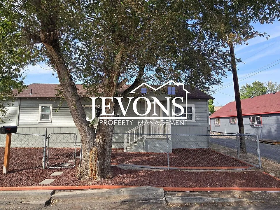 801 N 3rd St E #&-305